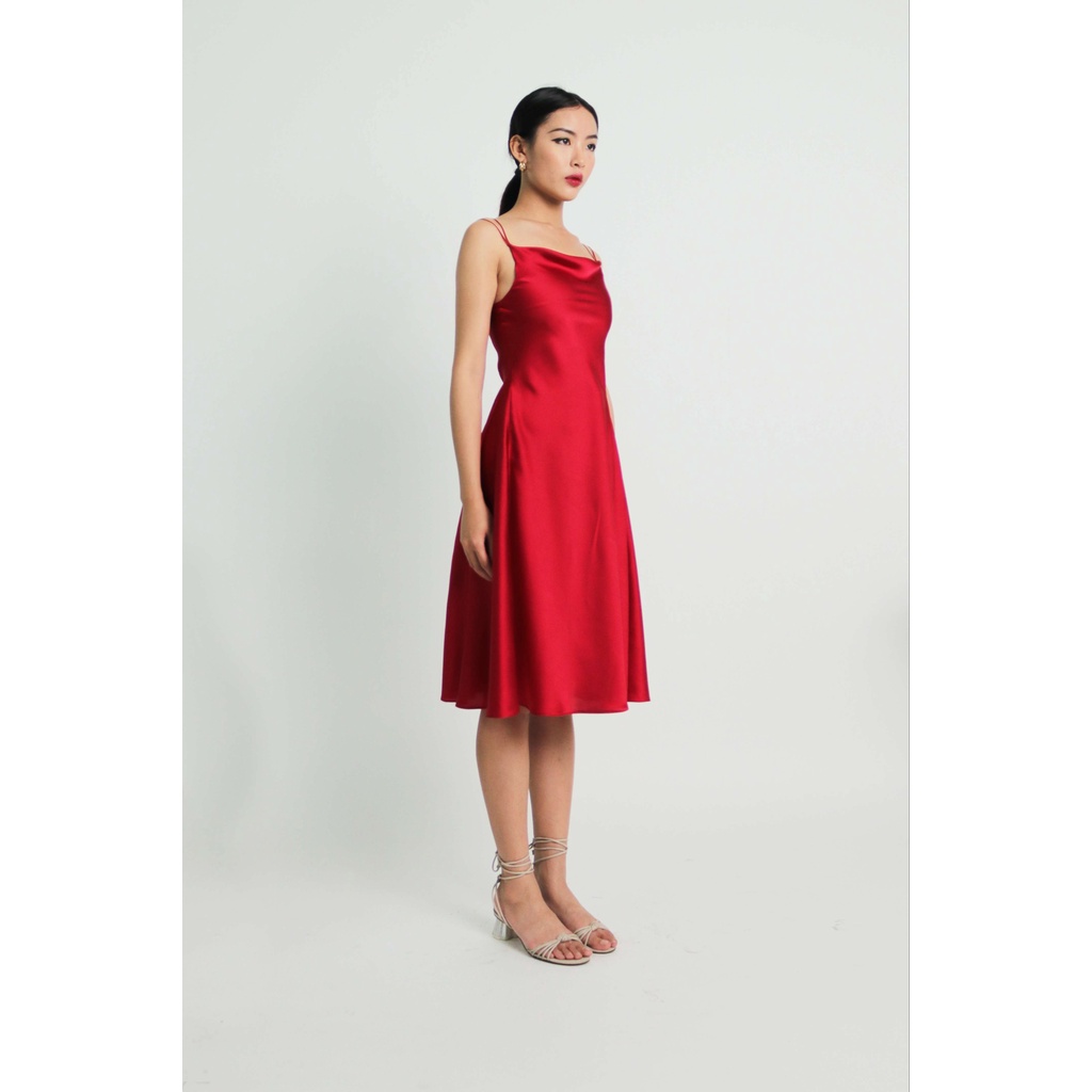 Graphé - VANILLA red dress / Đầm lụa thiết kế hai dây cổ đổ