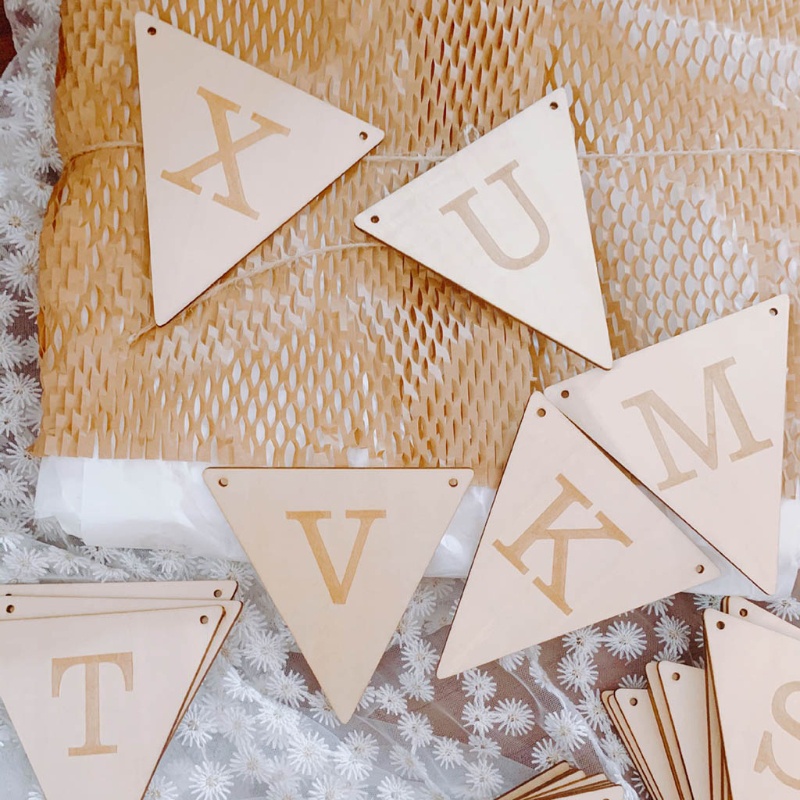 Set 33 Miếng Gỗ Hình Tam Giác Có Dây Treo Thẻ Chữ