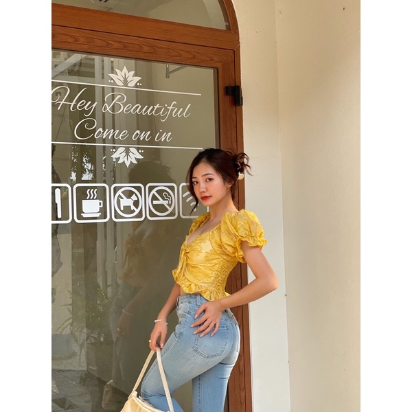 Áo croptop hoa quyến rũ REVER CLOTHINGS Camelia Top