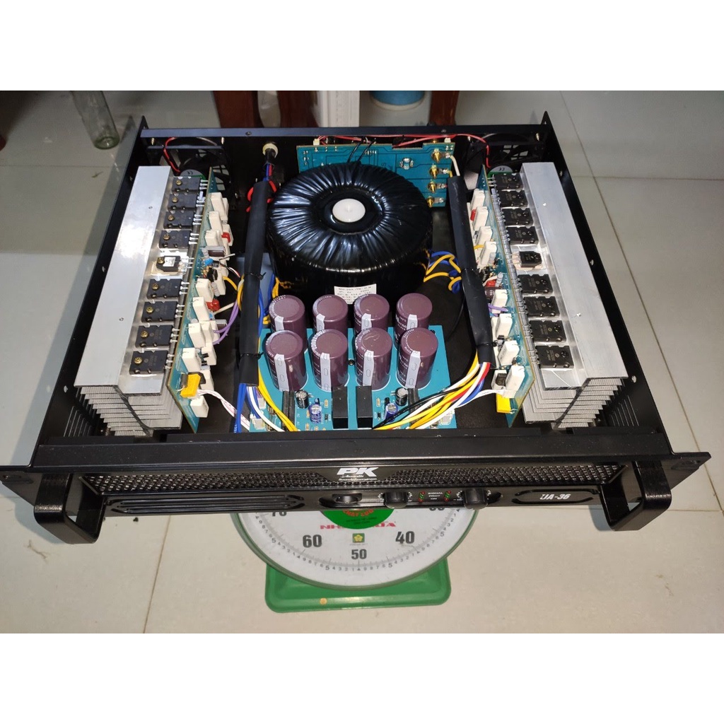 Đẩy công suất JA 36 hãng PK acoustic, 36 sò, nguồn xuyến đồng. 8 tụ lọc, 2200W, chất lượng cao, mạnh mẽ.