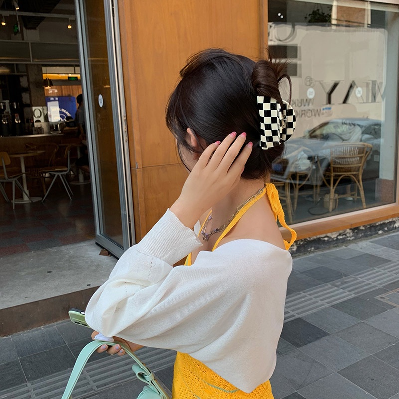 Kẹp tóc acrylic họa tiết sọc caro trắng đen thời trang hàn quốc