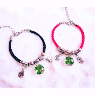 ( 1 cặp) vòng tay cặp cỏ bốn lá thật handmade