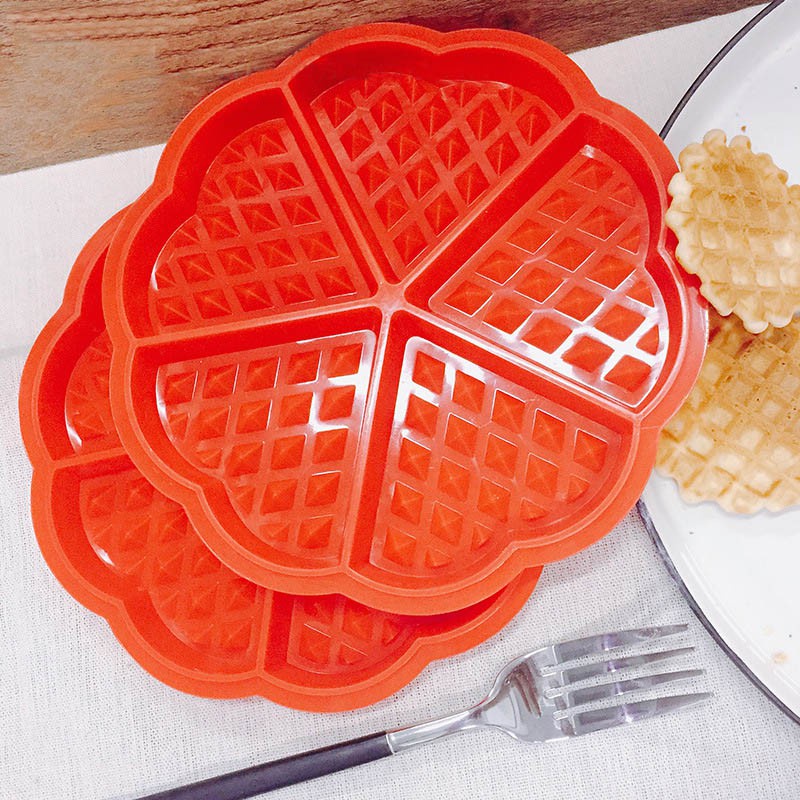 Khuôn silicone làm bánh Waffle hình trái tim