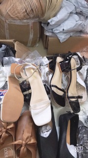Sandal dây mảnh phối quai trong