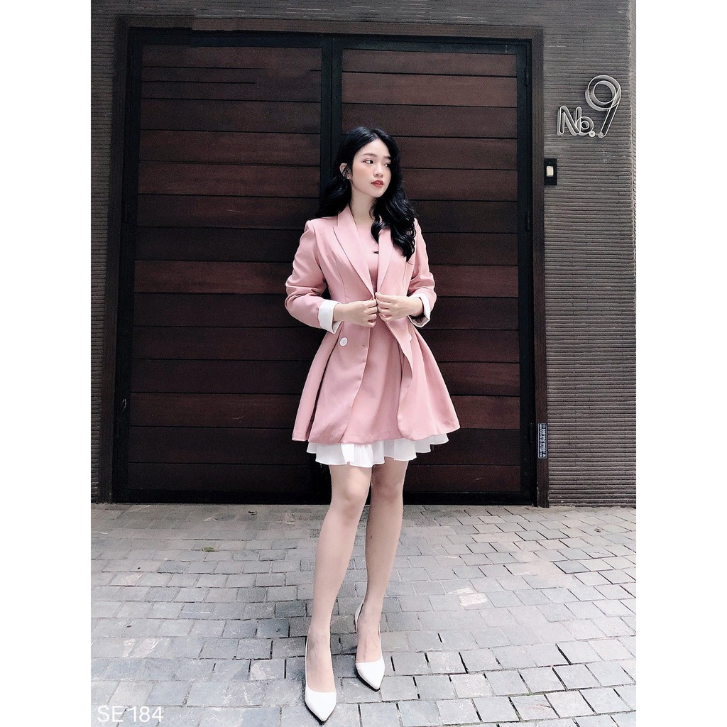 Set blazer kèm váy hồng sang chảnh