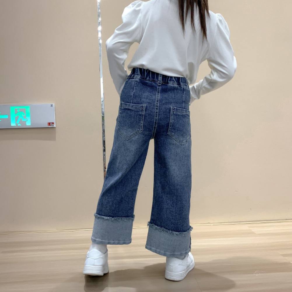 Quần Jeans Thêu Hoa Cho Bé Gái