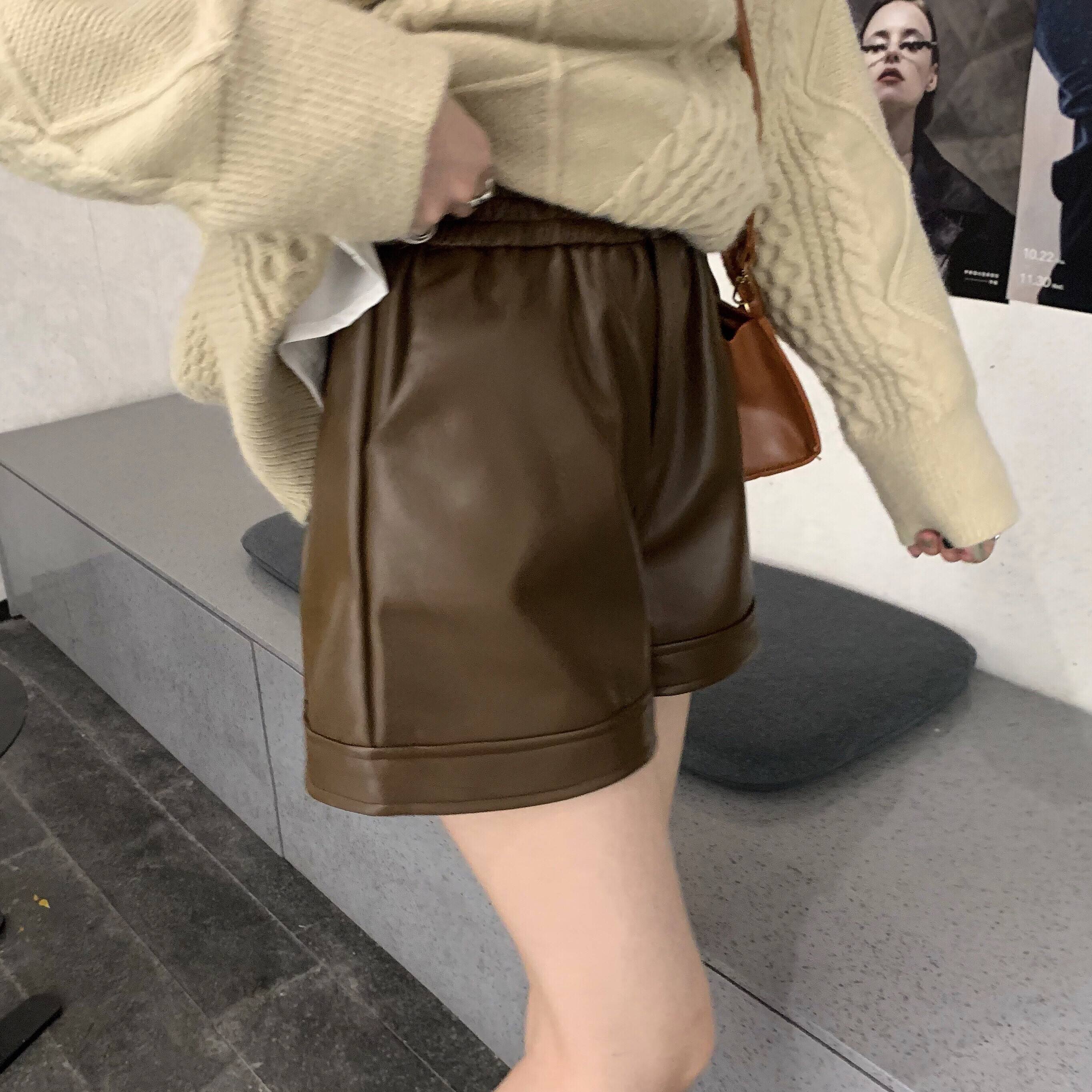 Quần ngắn ống rộng chất da PU phong cách cổ điển Hàn Quốc thời trang thu đông sành điệu | BigBuy360 - bigbuy360.vn