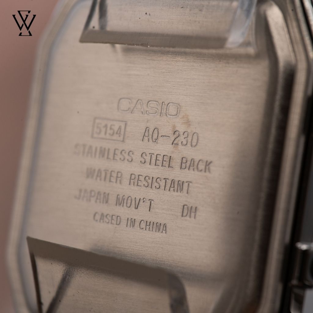 Đồng Hồ Điện Tử Unisex Casio WATCHSTORE AQ-230A-1DMQ Thiết Kế Mặt Kính Nhựa 29.8mm, Dây Đeo Kim Loại, Vỏ Thép Không Gỉ