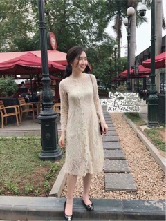 Váy ren thần thánh