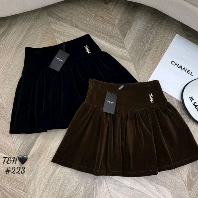 Chân váy nhung kèm tag cạp hàng QC