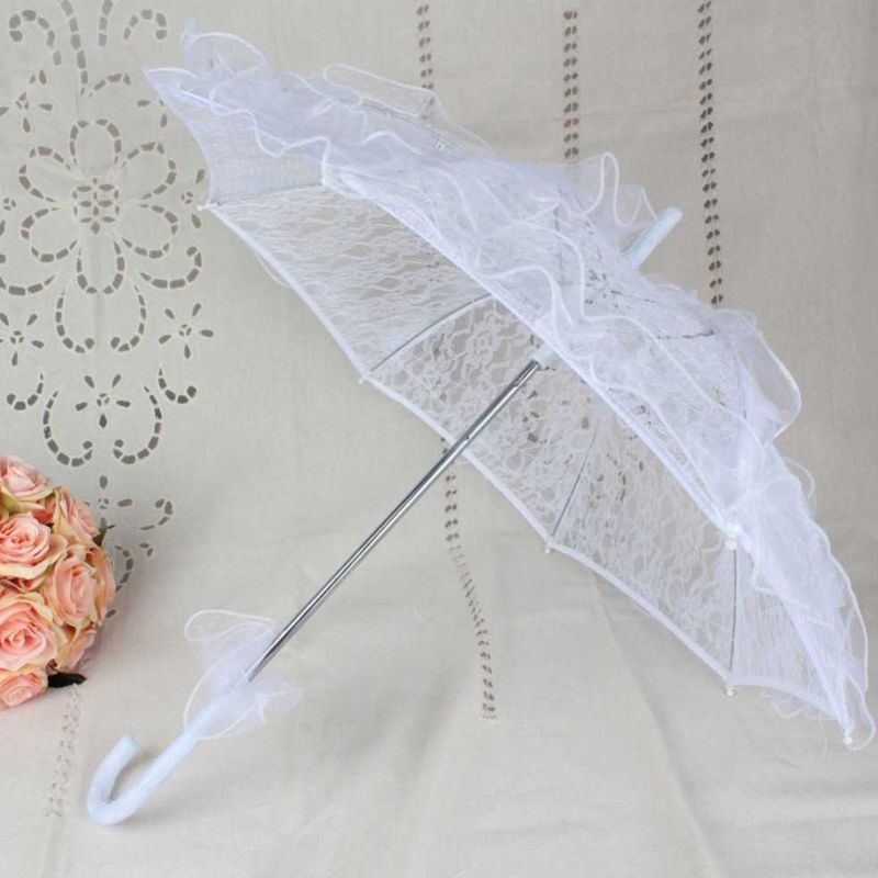 Dù Ren Hoa Rỗng Kiểu Phương Tây Thích Hợp Cho Cô Dâu Trong Tiệc Cưới