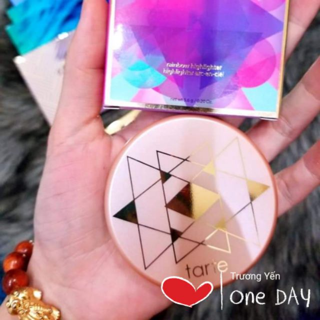Phấn highlight bắt sáng tarte
