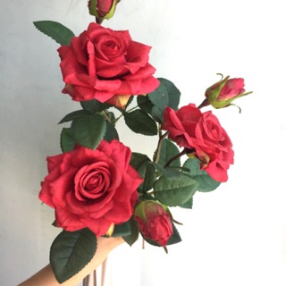 Bình hoa hồng đỏ 3 bông sale siêu rẻ