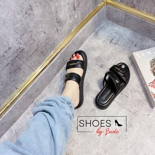 Dép lê bánh mì cao 3p có đệm êm chân SUDI - LE011-AHD có 2 quai in chữ nổi trắng đen dễ phối đồ đi chơi, đi biển...