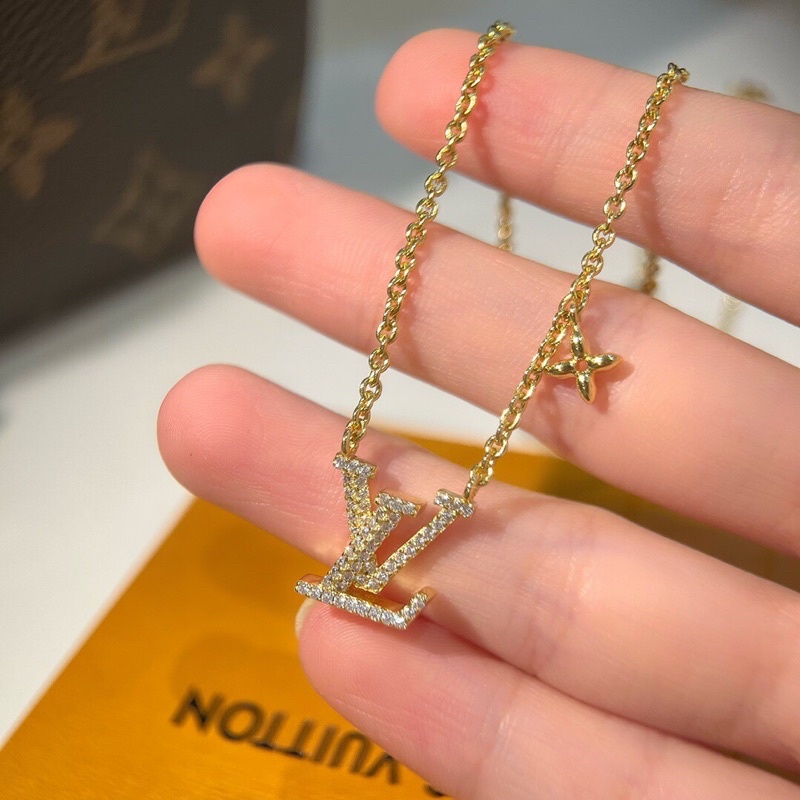 Dây chuyền nữ mặt LV đính đá cao cấp logo thương hiệu Louis Vuitton vòng cổ nữ mẫu mới 2022