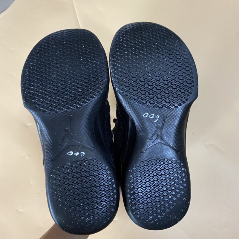 Giày chính hãng đã qua sử dụng