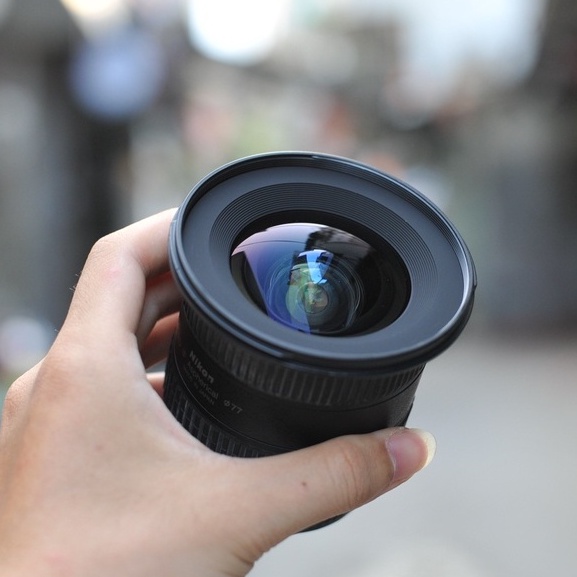 Ống kính máy ảnh Nikon 18-35mm D ED