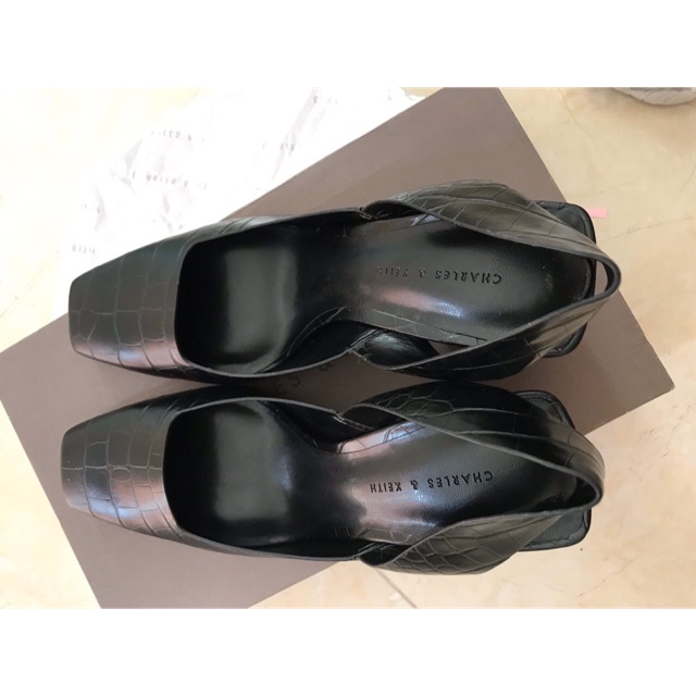 Giày gót vuông Charles&Keith