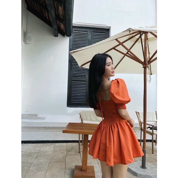 Đầm cổ vuông tay bồng tùng xòe nhún chun lưng màu nổi cam/xanh lá NÀNG CLOSET