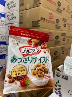 Ngũ cốc Calbee Nhật màu Đỏ 750g