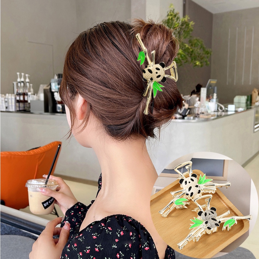 Kẹp Tóc Bằng Tre Hình Gấu Trúc Đính Ngọc Trai Dễ Thương