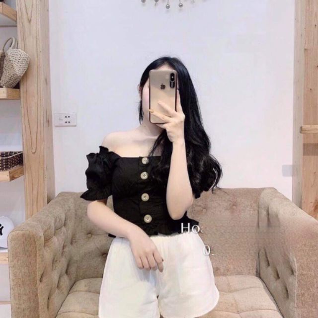 Sơ mi khuy gỗ về hàng rồi nha các nàng! Chất đũi mềm đẹp. Size : s-m (40-55kg). Sỉ; 75k