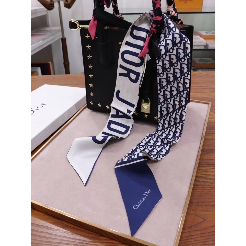 Khăn Quàng Cổ / Khăn Tay / Túi Xách Bằng Lụa Họa Tiết Chữ D Thời Trang Cho Nữ