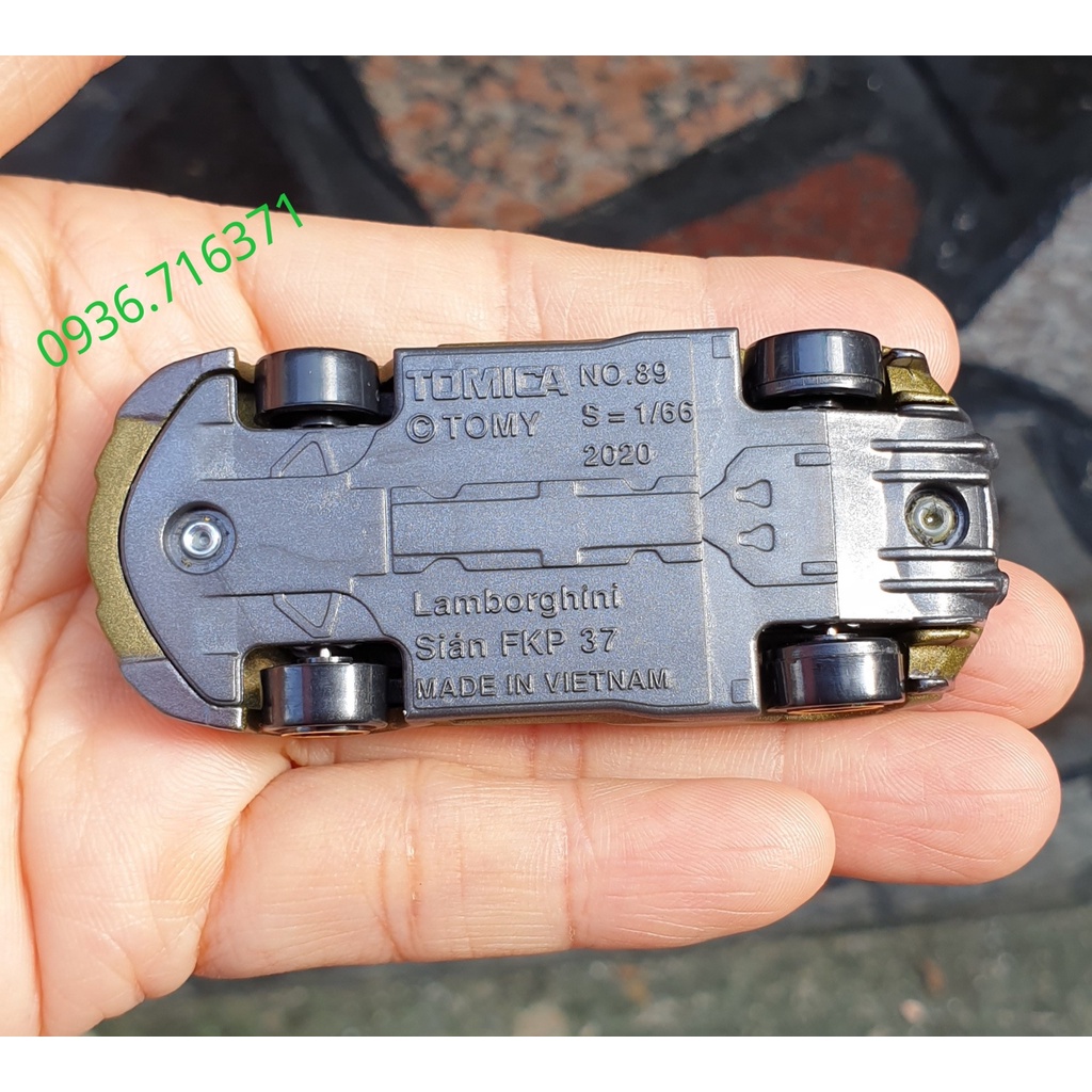 Xe mô hình tomica Nhật bản  -  L a m b o r g h i n i