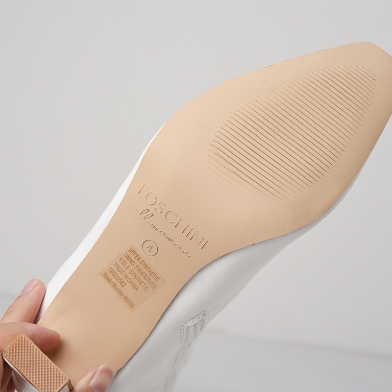 Boots cao cổ màu trắng gót dẹt cao 8cm hàng xuất dư