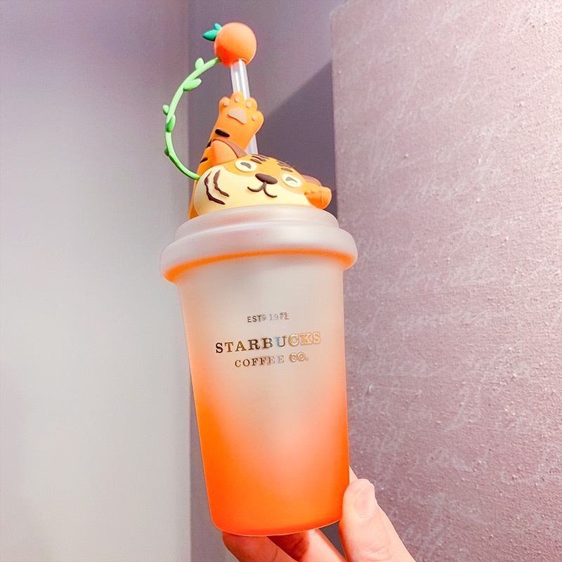 Bộ quà tặng tuổi dần ly thủy tinh Starbucks màu ombre cam Dung tích 500ml