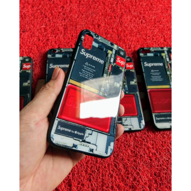 Ốp lưng phiên bản đặc biệt Supreme