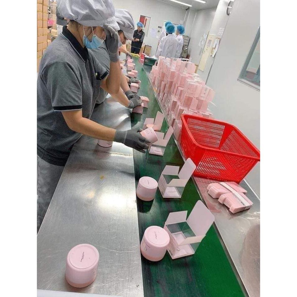 Kem chống nắng 𝐃𝐀𝐍𝐇𝐀𝐍𝐀 i căng bóng, nâng toner, kiềm dầu và dành cho da nhạy cảm nhất sps 50 pa +++