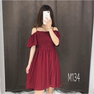 Đầm trễ vai