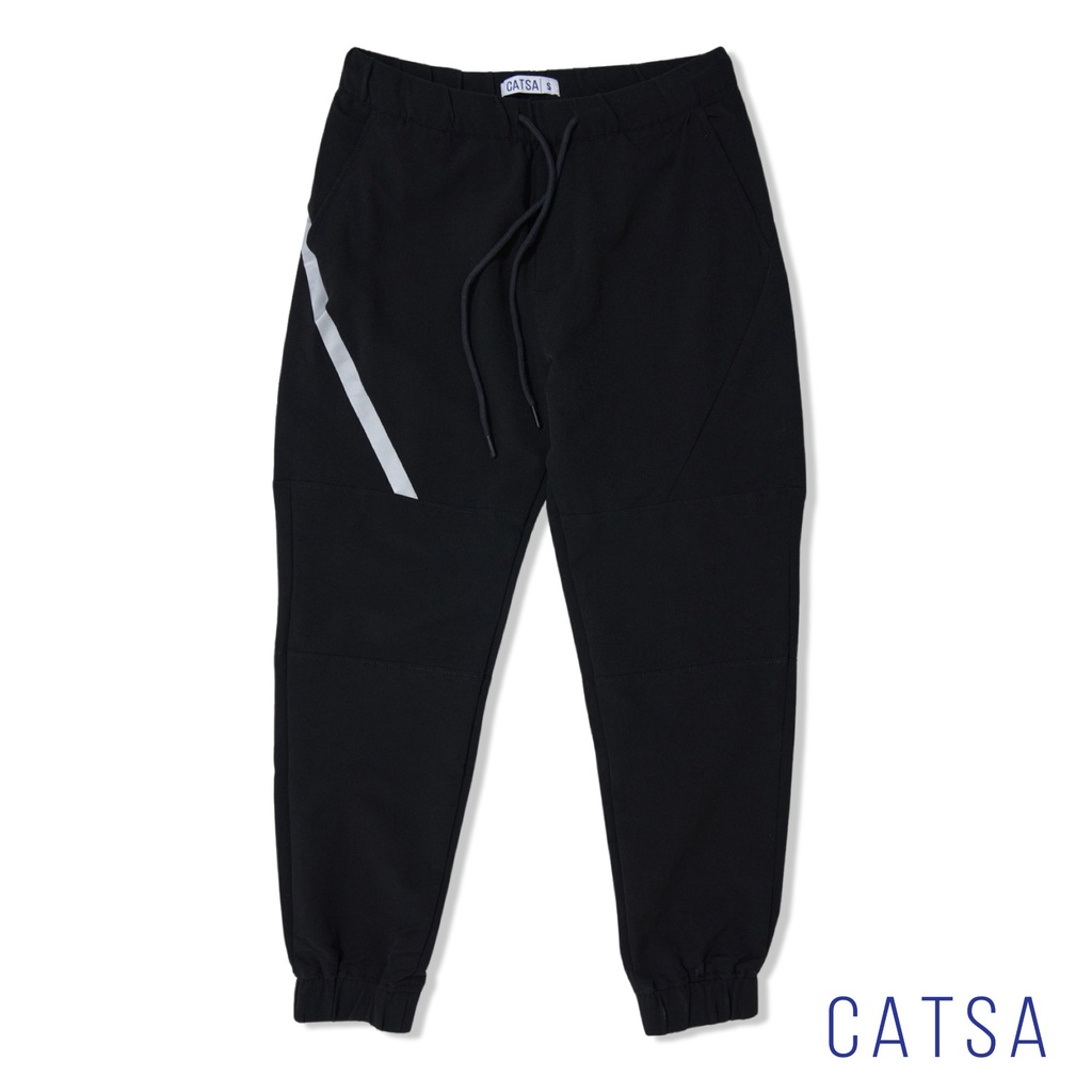 CATSA Quần jogger đen chất liệu dù năng động, thoải mái, dáng chuẩn QTJ031
