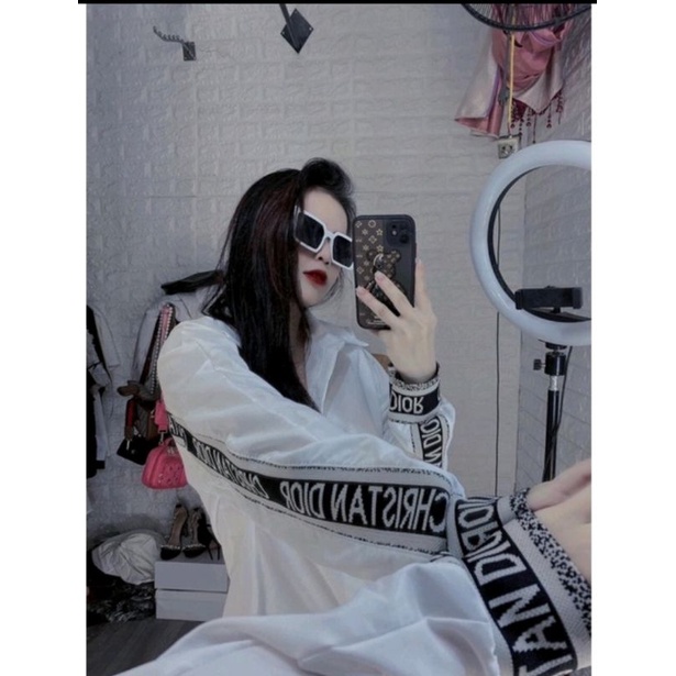 ÁO SƠMI TRẮNG PHA CHẠY VIỀN TAY VÀ LƯNG DIOR OVERSIZE