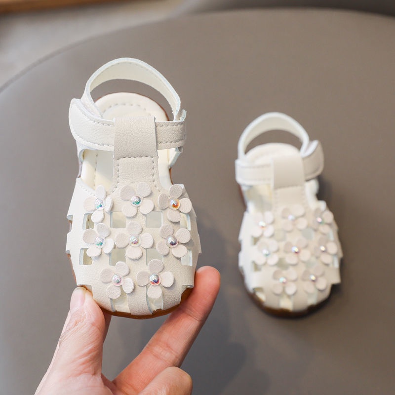 Giày búp bê gắn nơ tim Sandal dép tập đi rọ đính hoa êm mềm cho bé gái DTD12