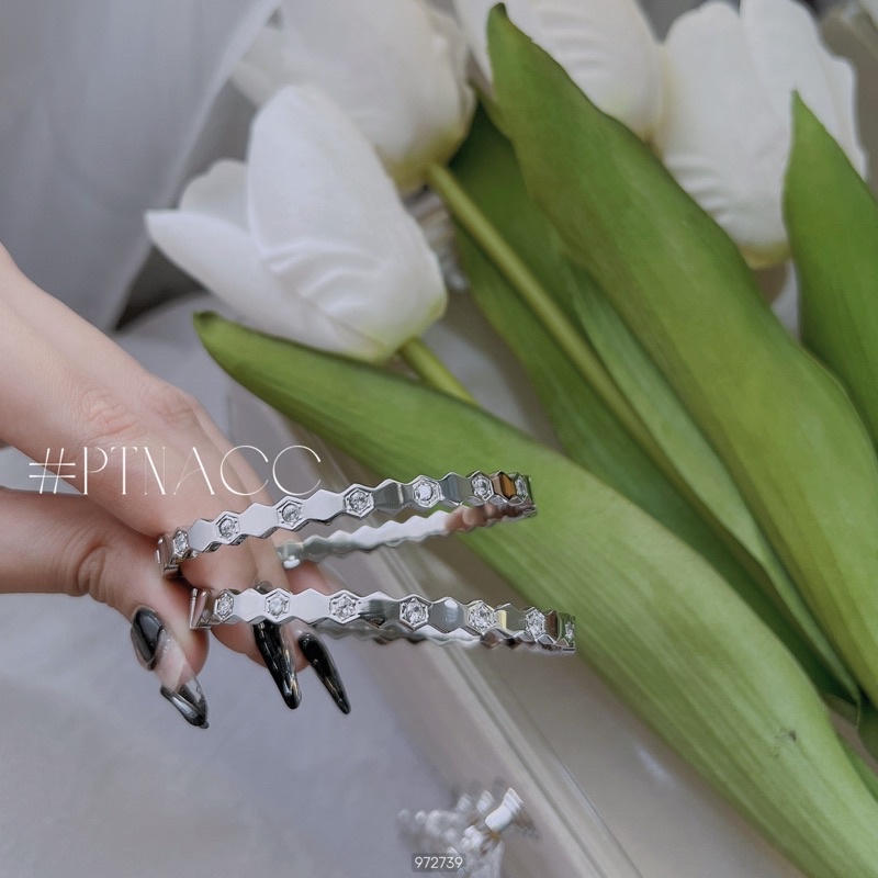 Vòng tay nữ titan lục giác đính đá thương hiệu Coco không đen .PTNACC.