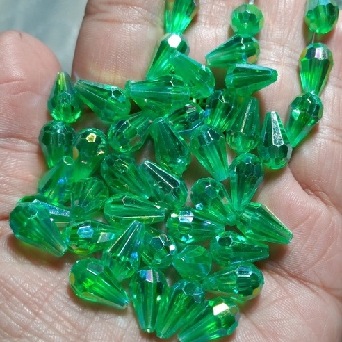 10/25/50gam hạt bẹt, cườm nhựa giọt nước 8x12mm màu xanh lá
