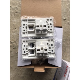 mặt 2 ổ cắm 1 và 2 công tắc lioa