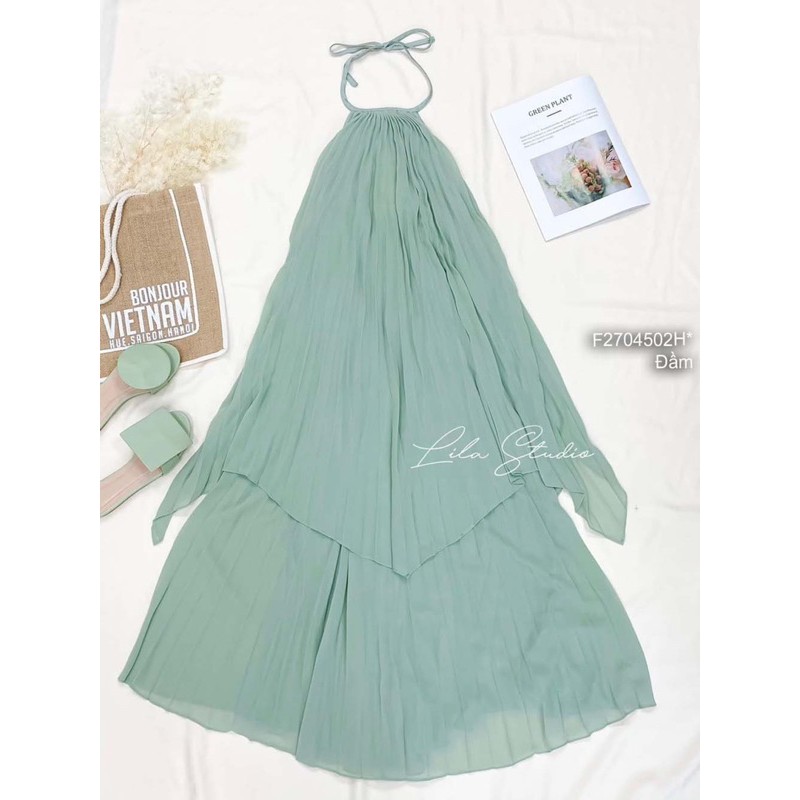 Đầm maxi tầng dập ly cổ yếm hở lưng | BigBuy360 - bigbuy360.vn