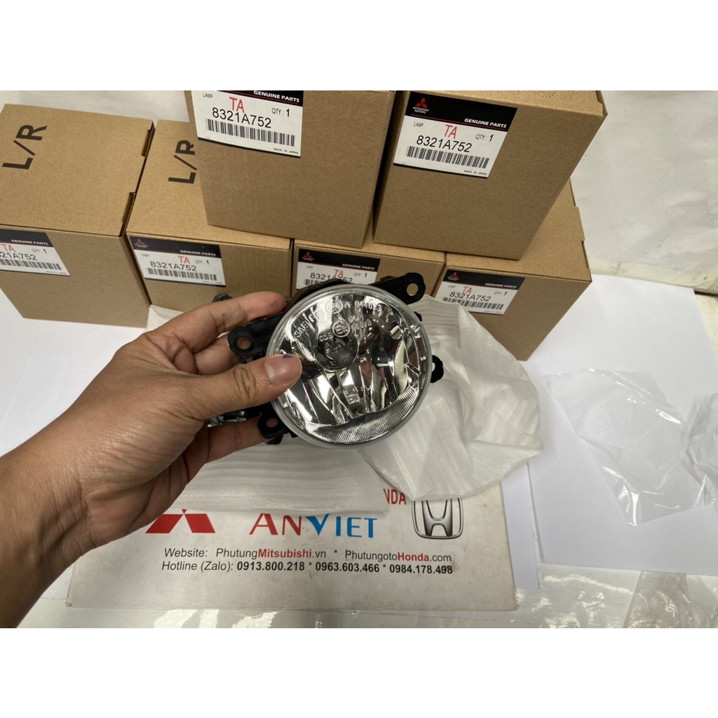 Đèn gầm, đèn sương mù xe Mitsubishi Xpander | 8321A752 | hàng thay thế