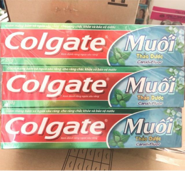 Kem đánh răng Colgate muối thảo dược 225g