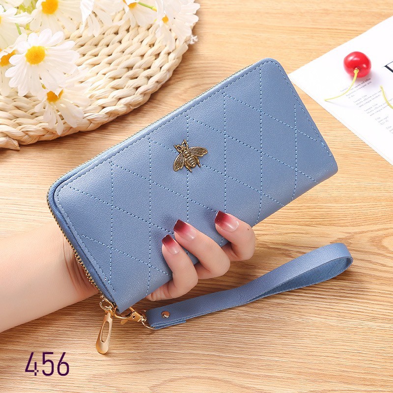 [Mã FAMARAL1 giảm 10K đơn 50K]VÍ DÀI NỮ CẦM TAY KHÓA KÉO 456 CARO ĐÍNH CON ONG SIÊU SANG CHẢNH