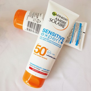 Kem chống nắng Garnier Ambre Solaire Sensitive Expert SPF 50+ (chống nước) 200ml