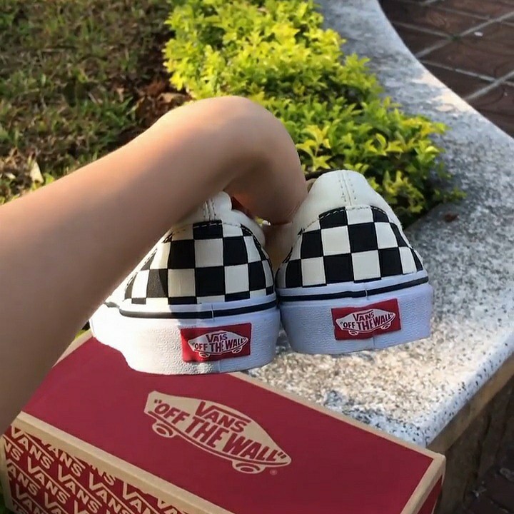 Giày thể thao nam freestyle VANS CHECKERBOARD SLIP ON BLACK / WHITE real secondhand