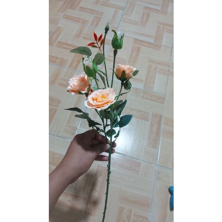 hoa giả, cành hoa hồng 3 bông 2 nụ , dùng cắm bình ,trang trí nhà cửa ,