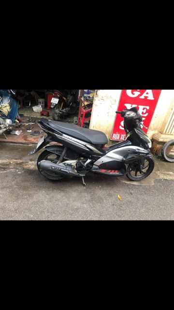 Combo gù bembo đen+thảm cao su đỏ xe air blade 2008-2011