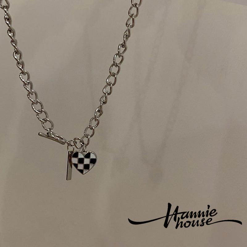 Vòng cổ mặt trái tim làm quà tặng Valentine dành cho nữ