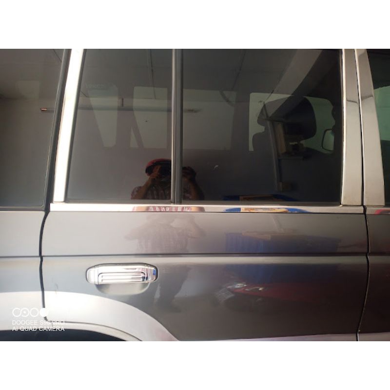 Bộ 4 nẹp inox chân kính cửa ngoài Pajero V31 V32 V33 V43 V45 V46