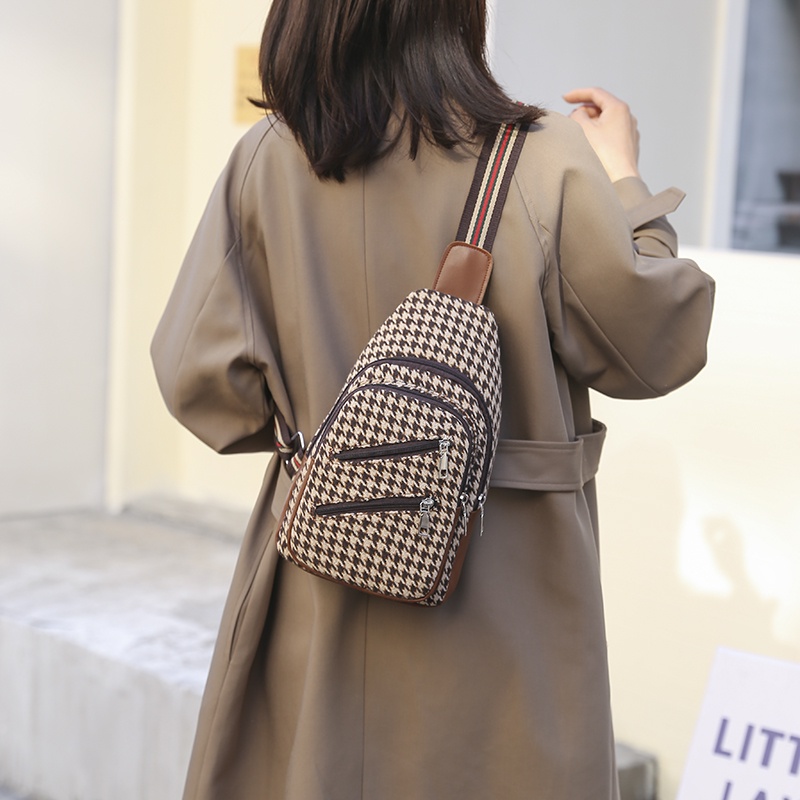 Túi đeo chéo ngực thời trang nữ tính